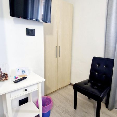 Vela Bianca H & R Hotel Диано Марина Стая снимка