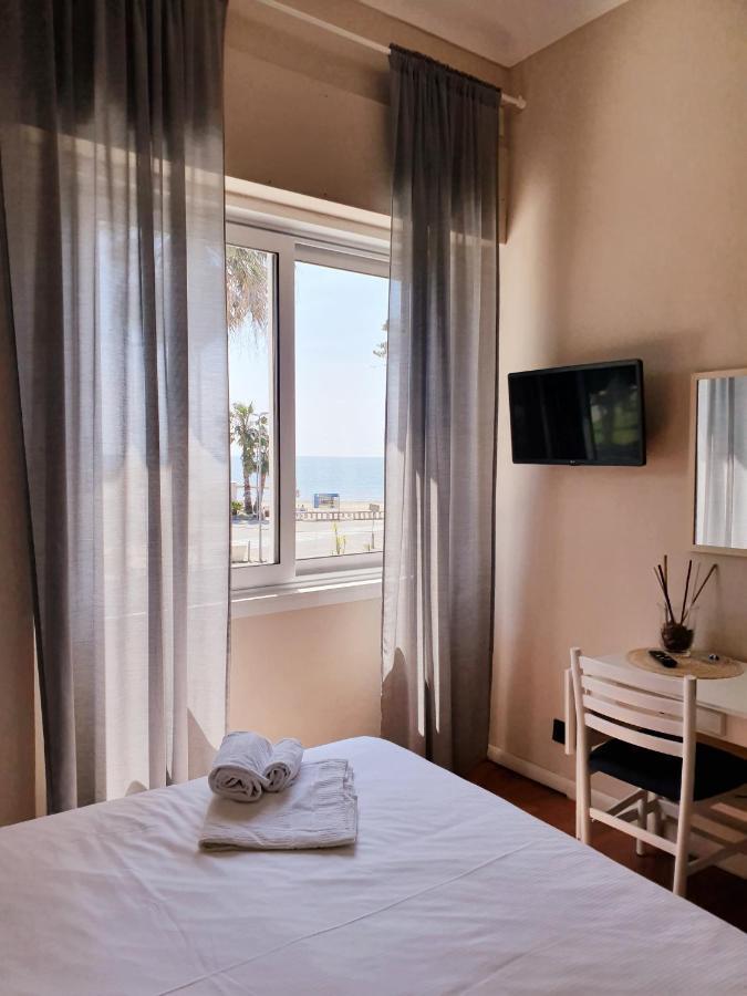 Vela Bianca H & R Hotel Диано Марина Екстериор снимка
