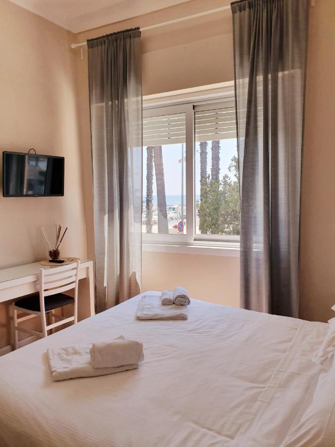 Vela Bianca H & R Hotel Диано Марина Екстериор снимка