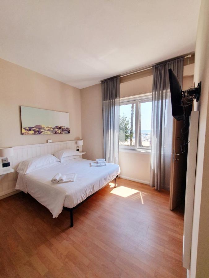 Vela Bianca H & R Hotel Диано Марина Екстериор снимка