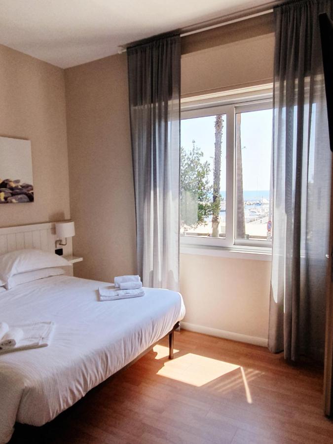 Vela Bianca H & R Hotel Диано Марина Екстериор снимка