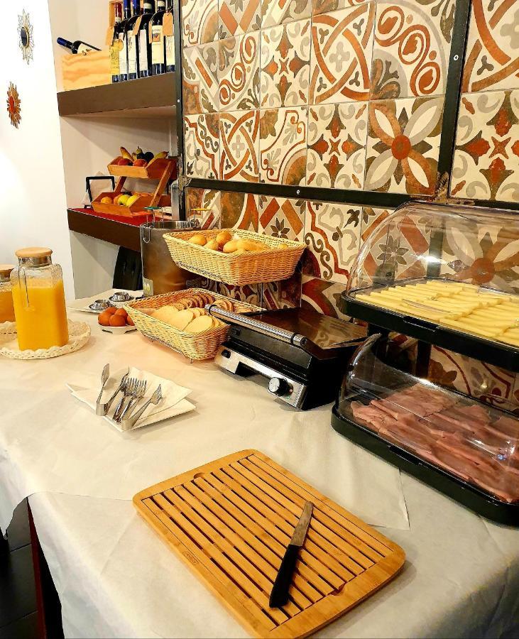 Vela Bianca H & R Hotel Диано Марина Екстериор снимка