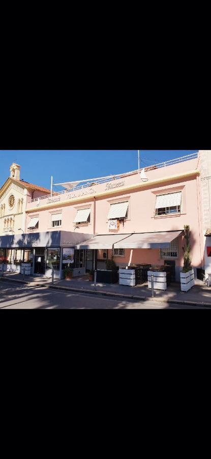 Vela Bianca H & R Hotel Диано Марина Екстериор снимка