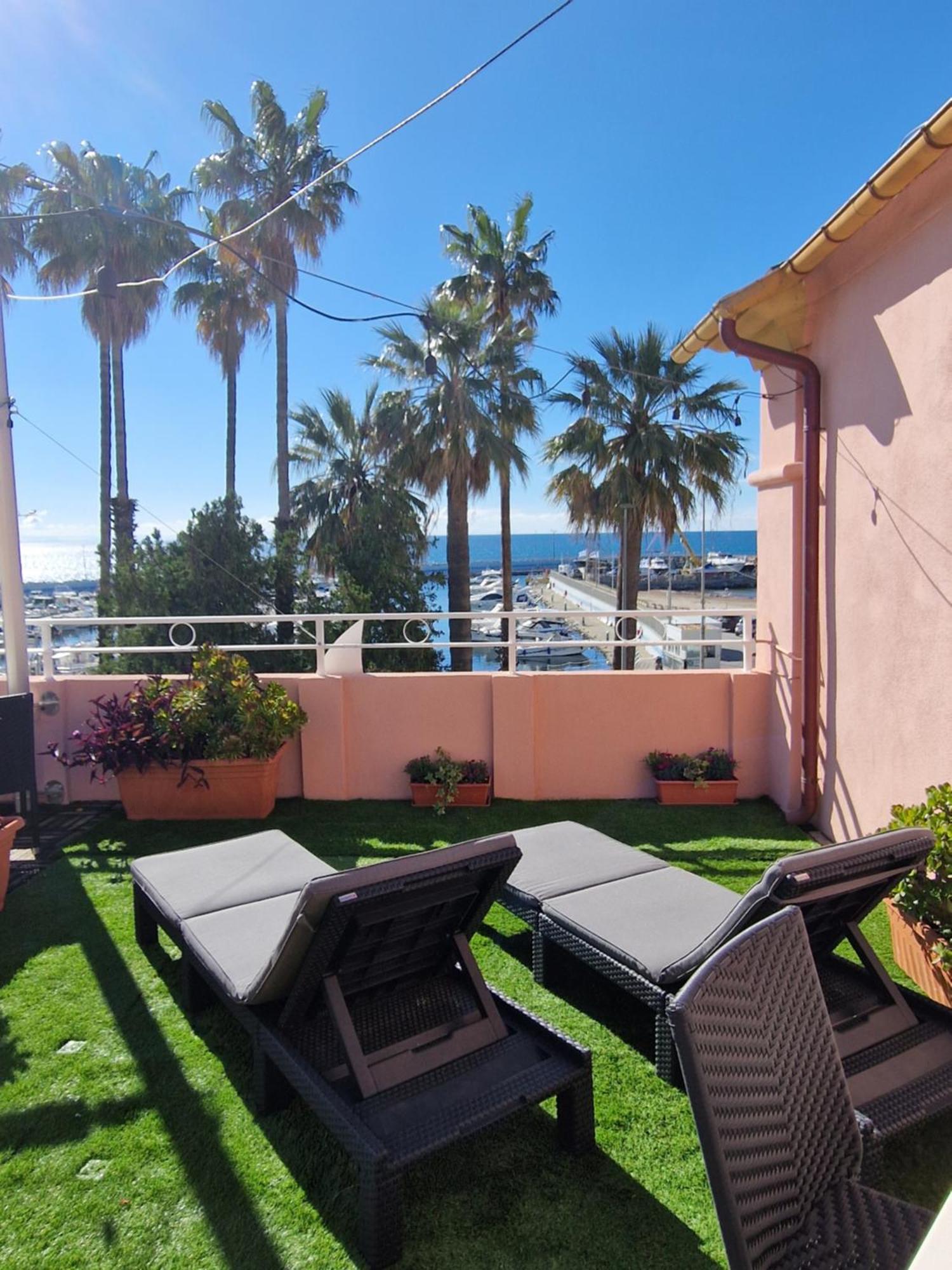 Vela Bianca H & R Hotel Диано Марина Стая снимка