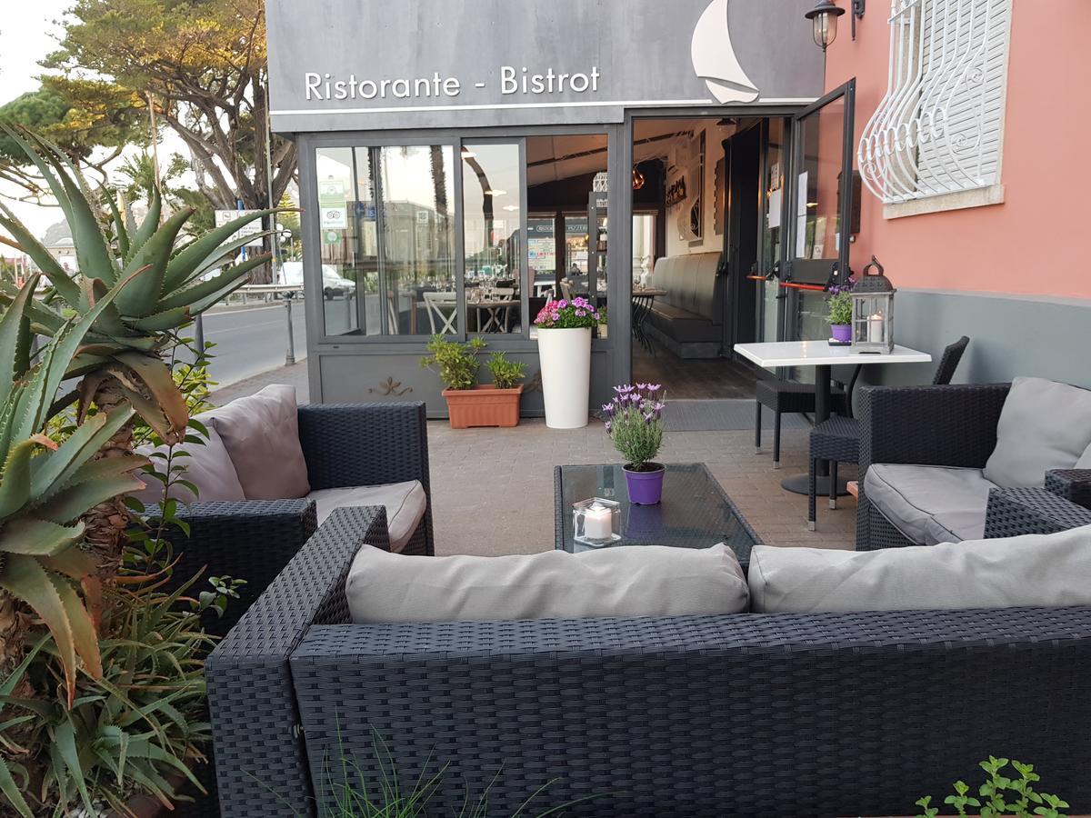 Vela Bianca H & R Hotel Диано Марина Екстериор снимка